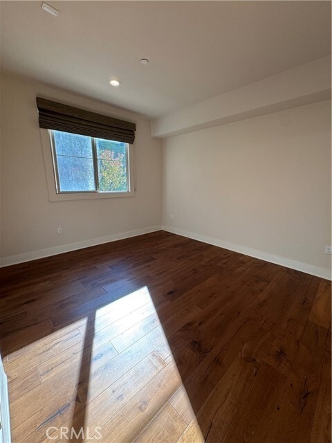 Building Photo - 627 Deep Valley Dr