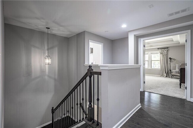 Building Photo - 135 Stoney Creek Pkwy