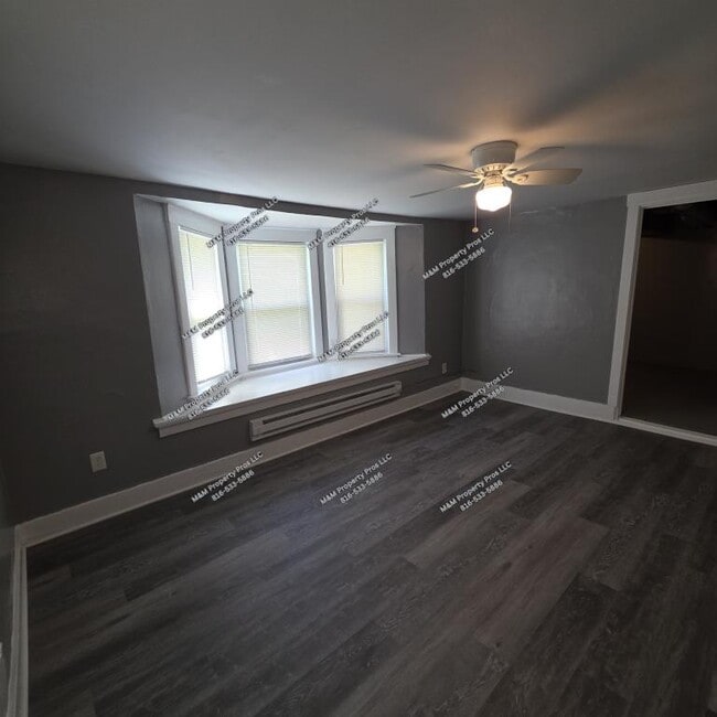 Building Photo - 425 N Morse Ave