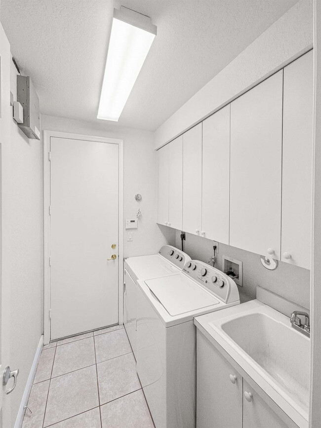 Building Photo - 11559 Big Sky Ct