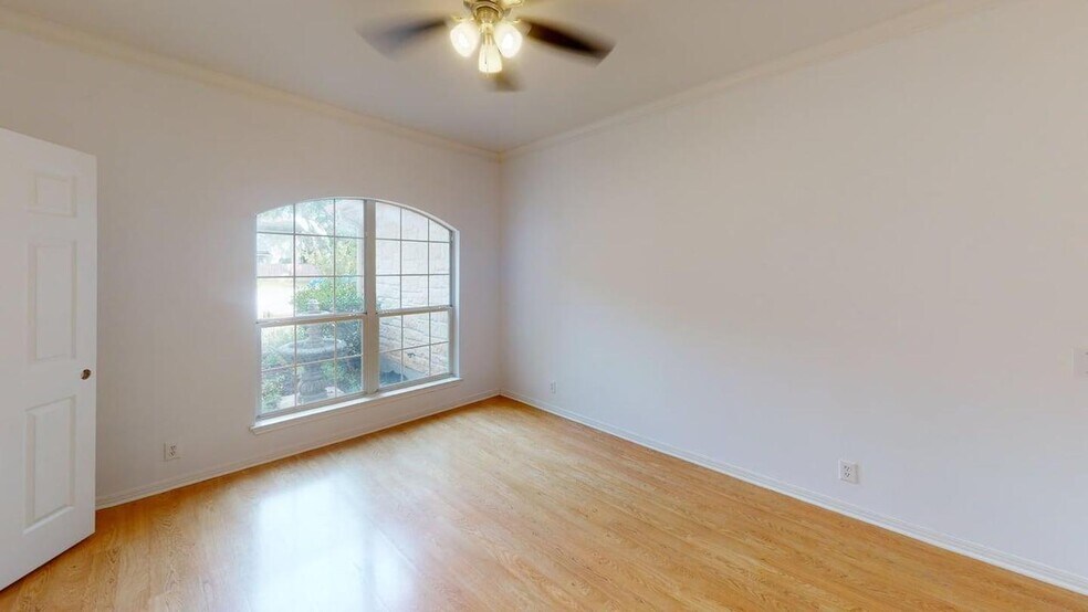 Building Photo - 403 Maple Run Dr