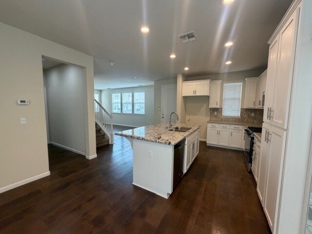 Building Photo - 3936 Purple Finch Ln