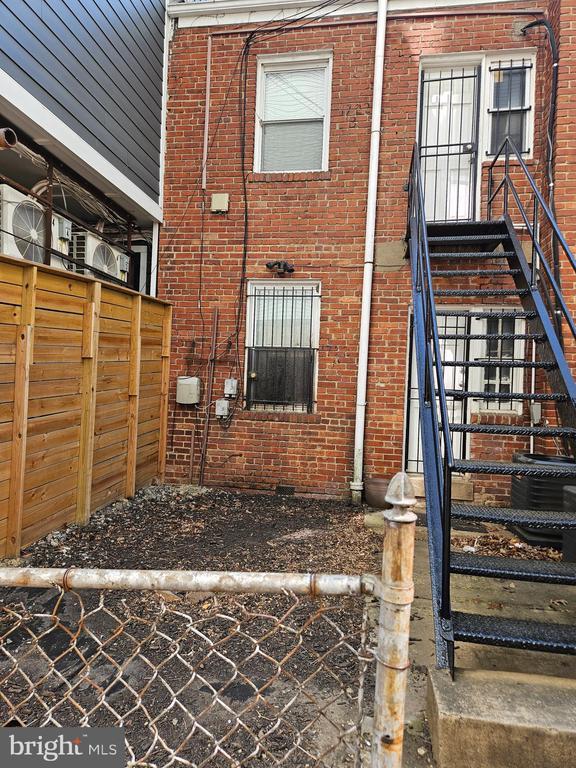 Building Photo - 1722 H St NE