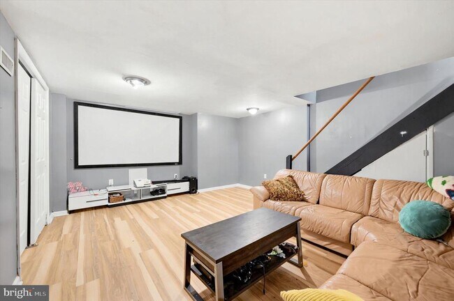 Building Photo - 1221 S Melville St