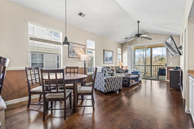 Building Photo - 620 River Oaks Dr