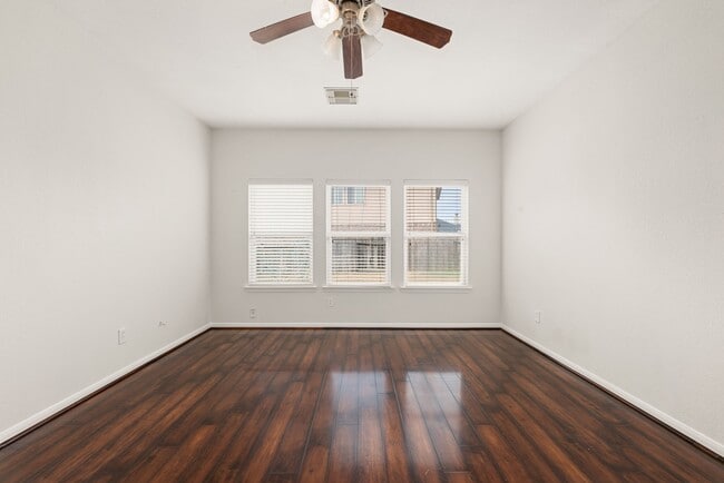 Building Photo - 21426 Venture Park Dr