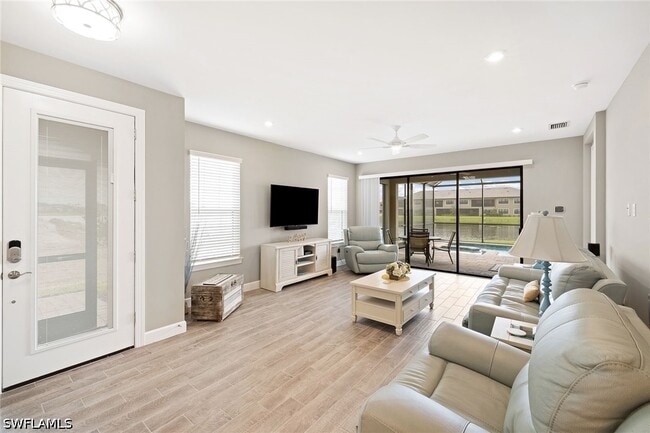 Building Photo - 15155 Tolmino St