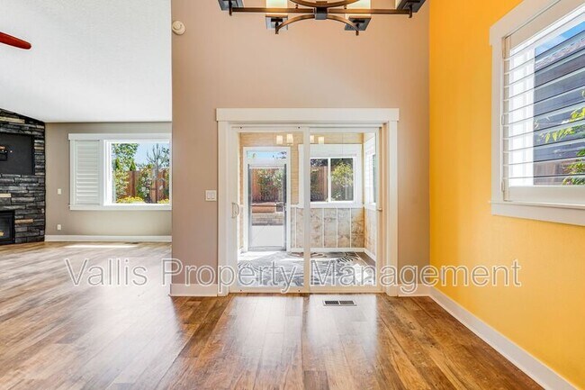 Building Photo - 720 Bella Terra Ave SE