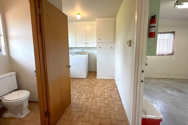 Building Photo - 3 bd Rambler in View Ridge Neighborhood