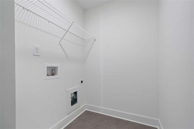 Building Photo - 61 Auburn Wds Dr