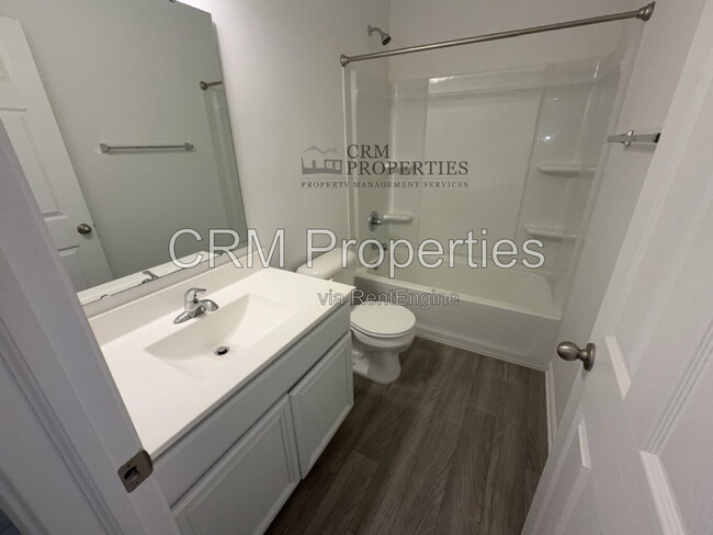 Building Photo - 3242 Somers Dr