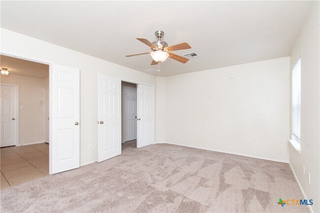 Building Photo - 5304 Willamette Ln