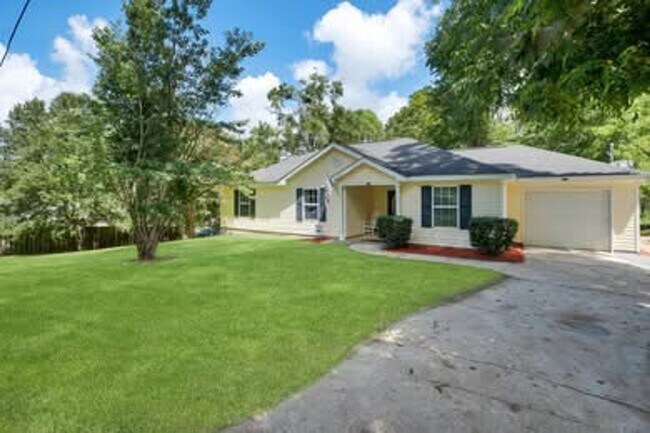 Building Photo - 3/2 home located just off N. Meridian and Available NOW.