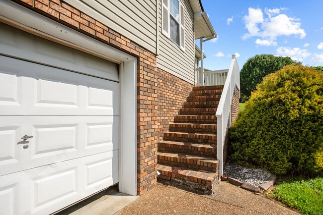 Building Photo - 214 Cumberland Cove Dr