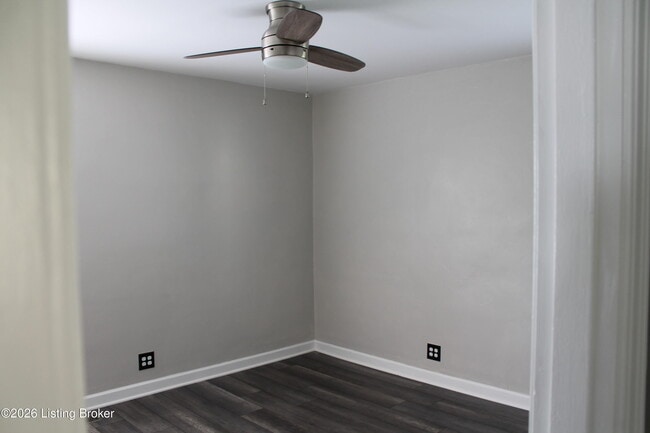 Building Photo - 528 Harris Pl