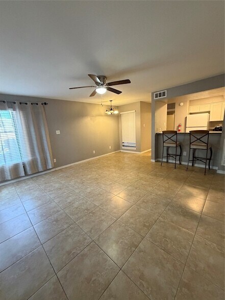 Building Photo - 9805 Walnut St