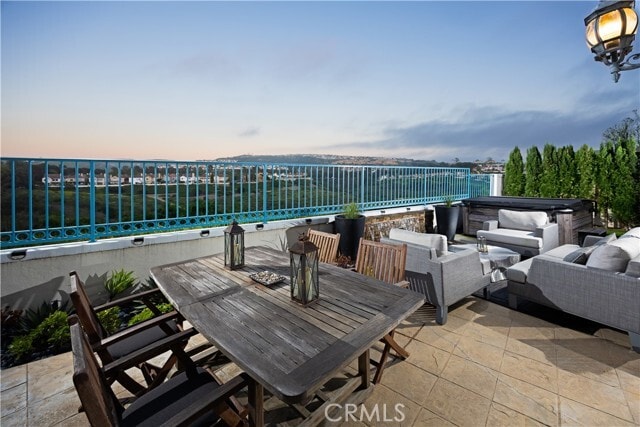 Building Photo - 4 Chandon