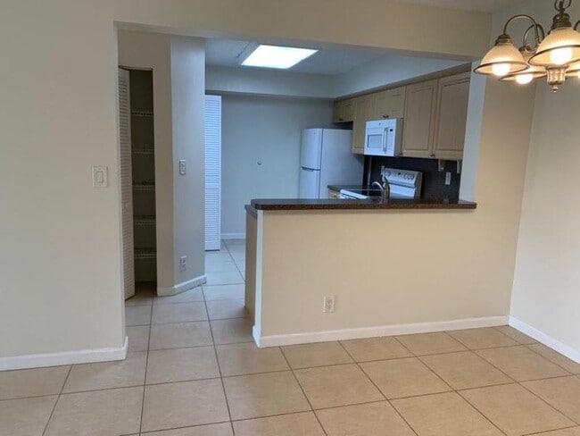 Building Photo - 10121 W Sunrise Blvd