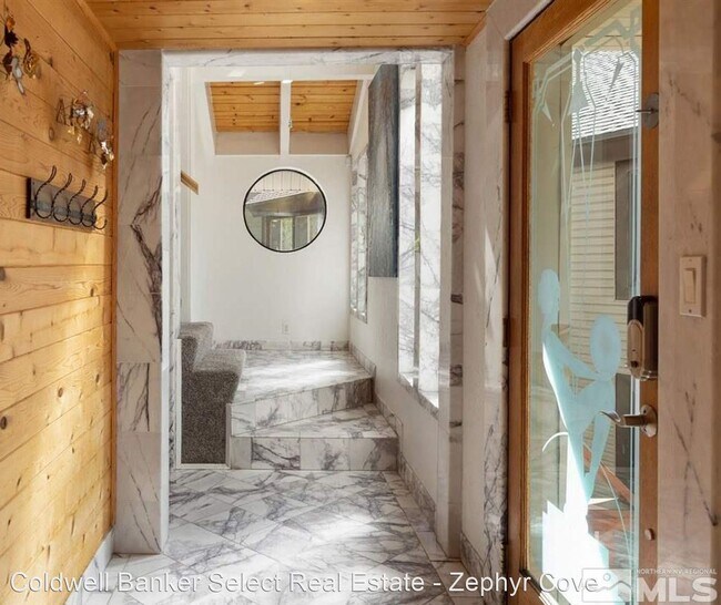 Building Photo - 4 br, 3 bath House - 116-B Snowbird Court