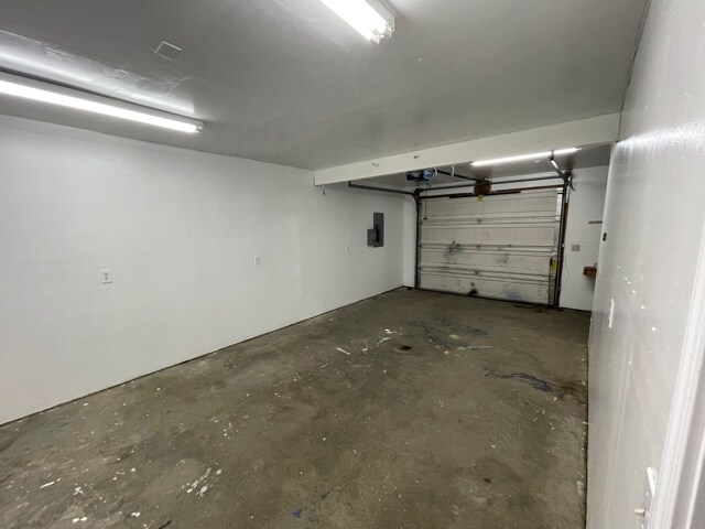 Building Photo - 1400 E Mulchatna Dr