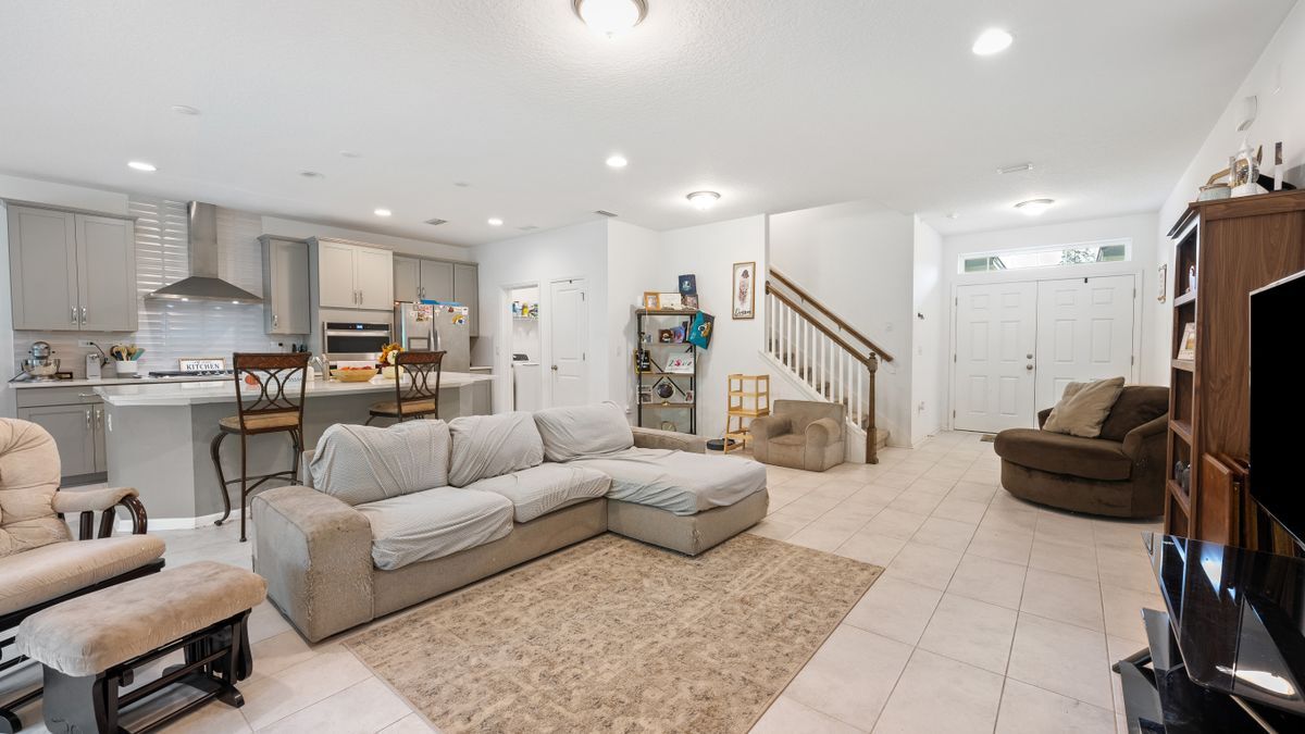 Building Photo - 613 Lancewood Ct