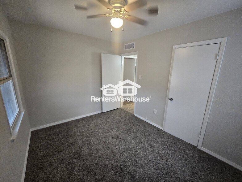 Building Photo - 1720 E Portland St