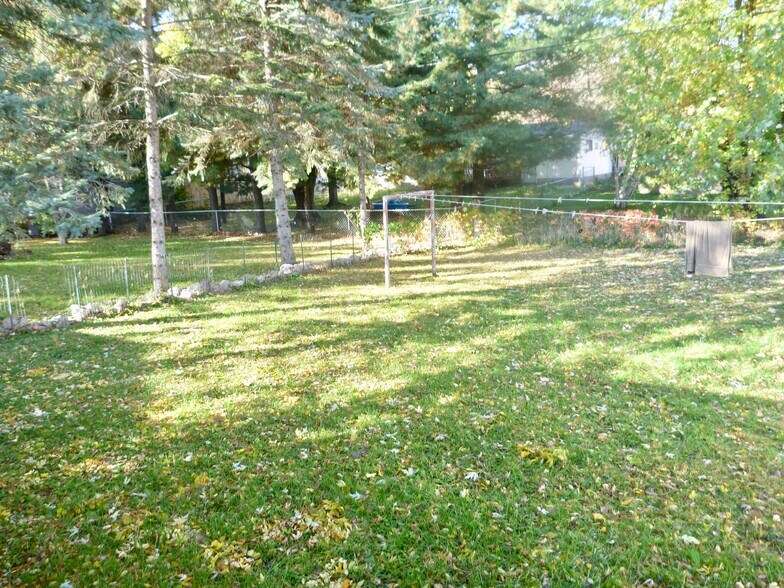 Building Photo - 2726 Pomona Dr