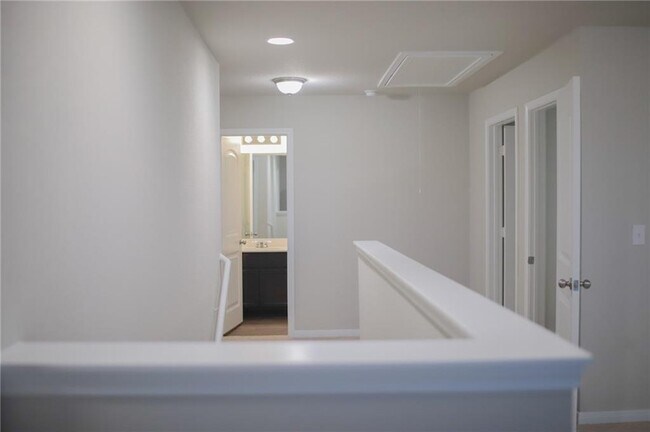 Building Photo - 14015 Macquarie Dr