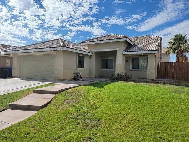 Building Photo - 950 Jacaranda Dr