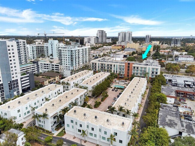 Building Photo - 2100 Van Buren St