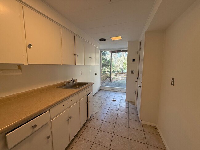 Building Photo - Neshannock Home