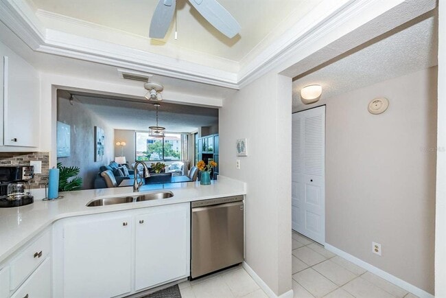 Building Photo - 6219 PALMA Blvd