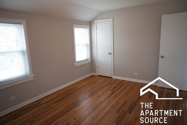 Building Photo - 4100 N Pontiac Ave