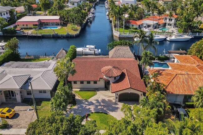 Building Photo - 2075 Ixora Rd
