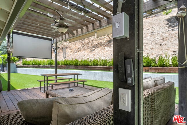 Building Photo - 20159 Hatteras St