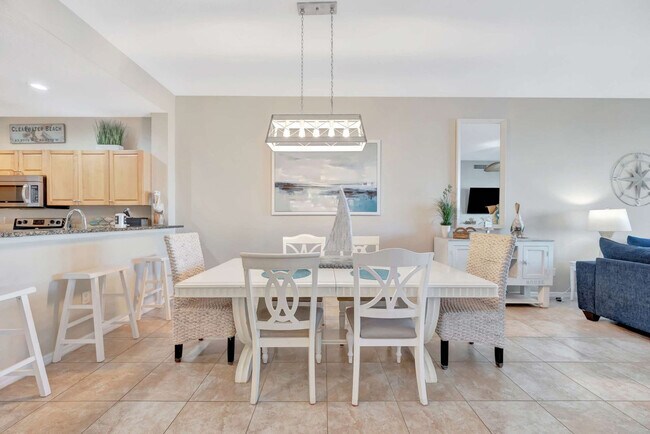 Building Photo - 530 S Gulfview Blvd