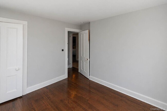 Building Photo - 139 Grand St