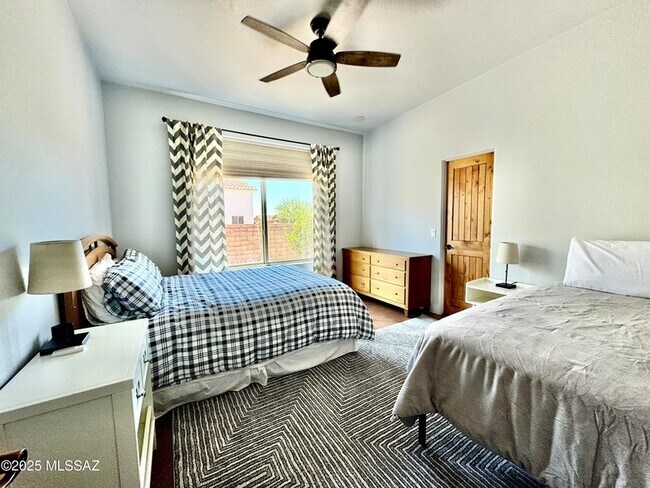 Building Photo - 11096 N Pusch Ridge View Pl