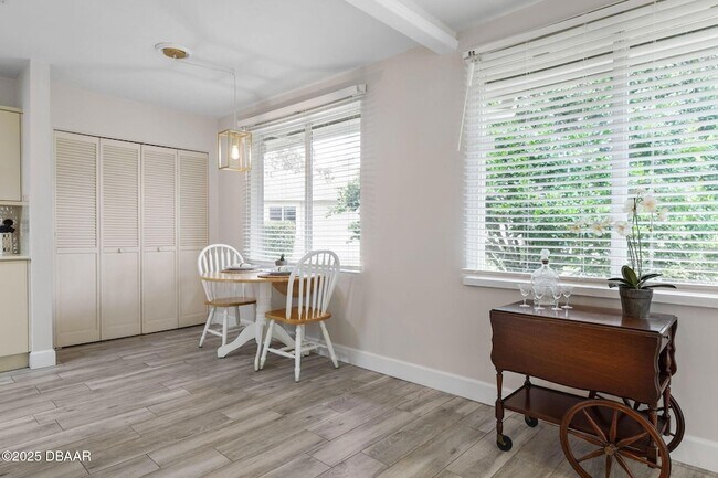 Building Photo - 4 Jasmine Run