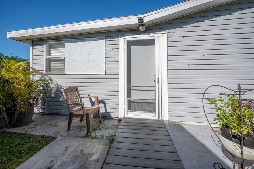 Primary Photo - 8340 Roosevelt St