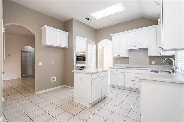 Building Photo - 2453 Cimmaron Dr