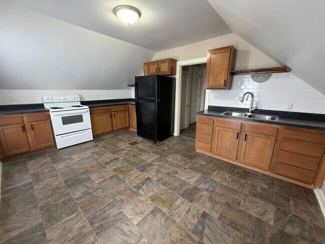 Building Photo - 1201 High St