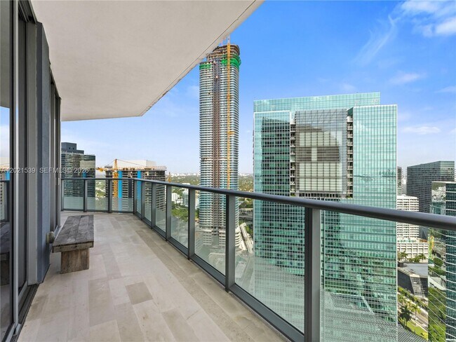 Building Photo - 1300 Brickell Bay Dr