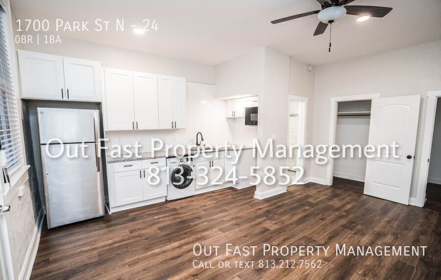 Building Photo - 1700 Park St N