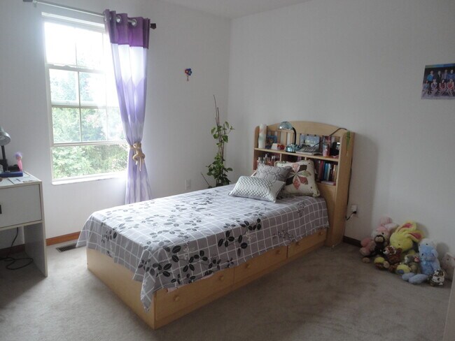 Building Photo - 6136 Brigids Close Dr