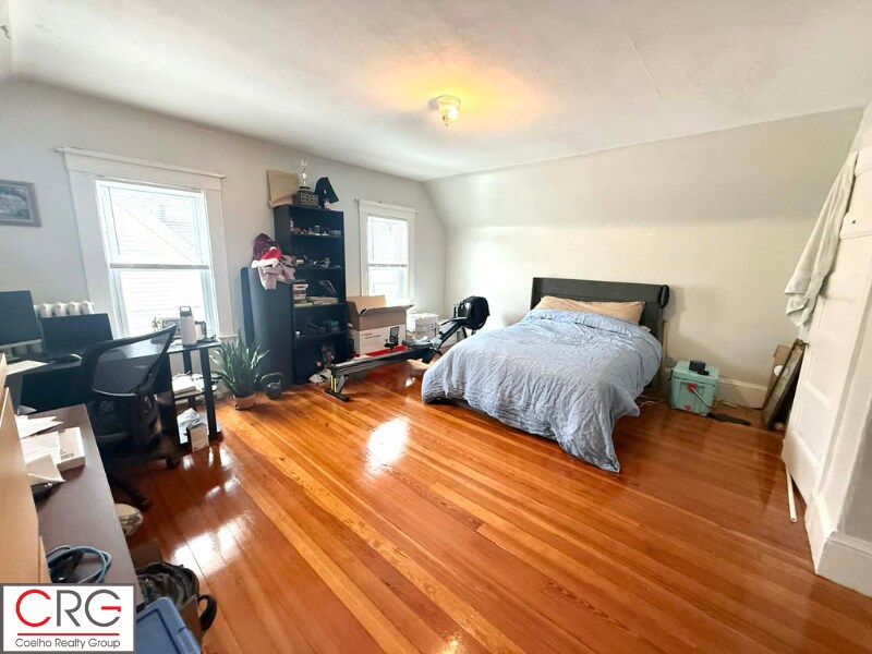 Building Photo - 53 Elm St