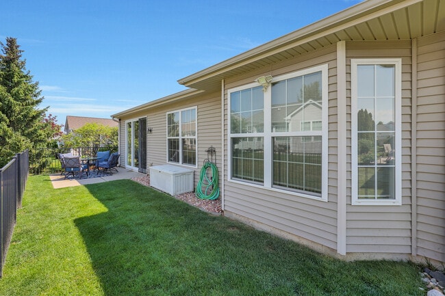 Building Photo - 11895 Bloomfield Dr