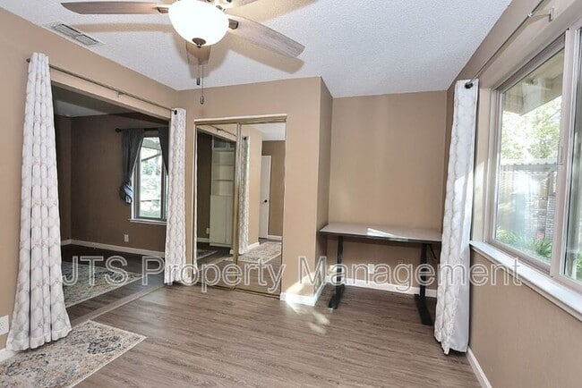 Building Photo - 6913 Navarro Ct