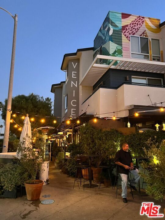 Building Photo - 338 Rennie Ave