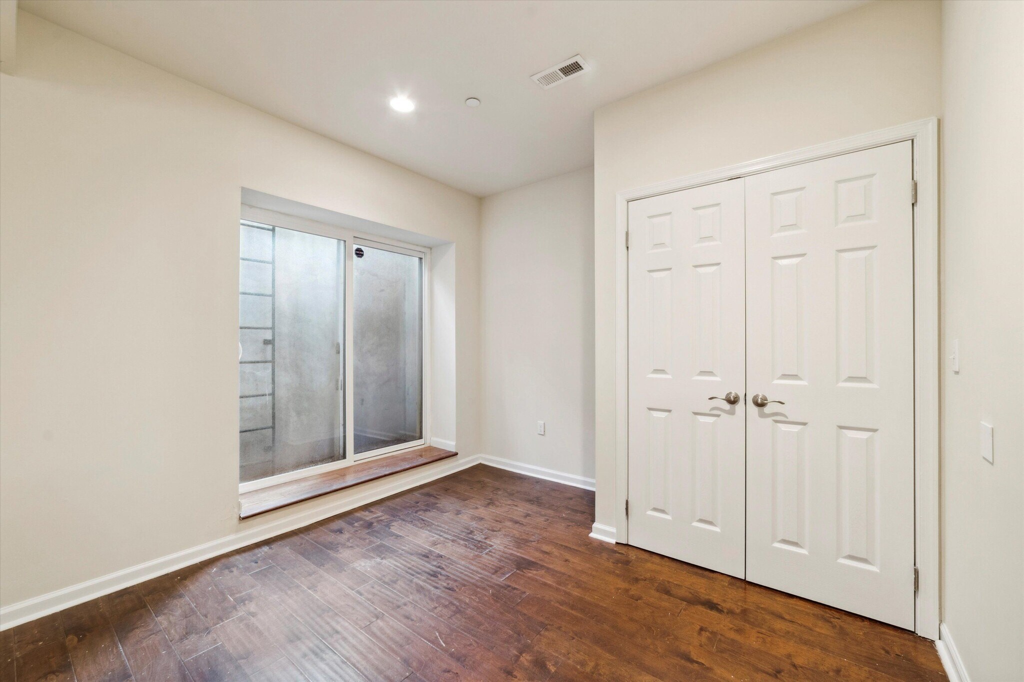 Building Photo - 1815 W Montgomery Ave